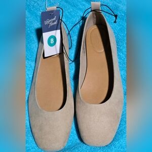 **NWT** Universal Thread Goods Suede Blanca Flats, Beige Square Toe, Size 8